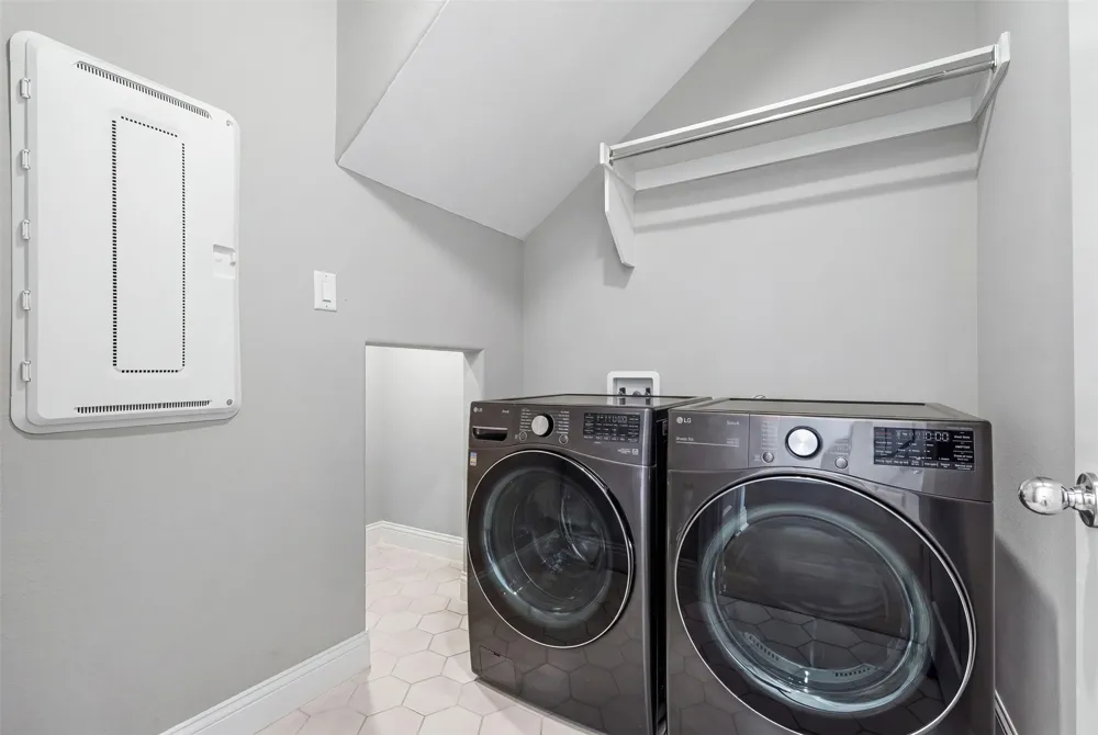 4320 Smokey Quartz Lane Arlington, TX 76005