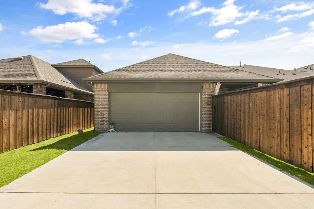 4320 Smokey Quartz Lane Arlington, TX 76005