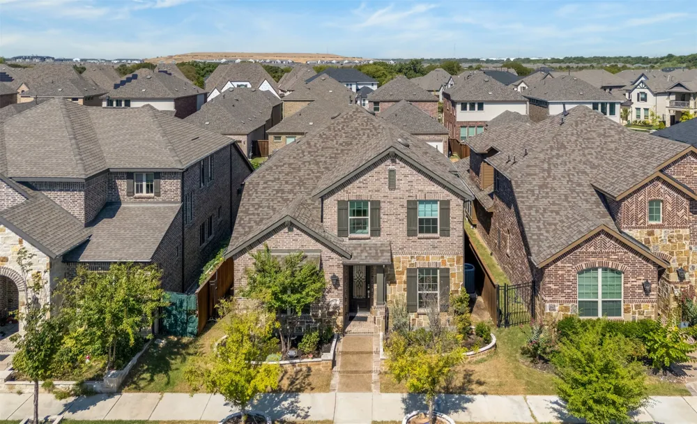 4320 Smokey Quartz Lane Arlington, TX 76005