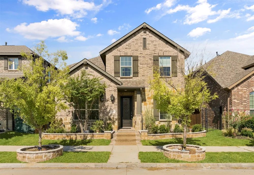 4320 Smokey Quartz Lane Arlington, TX 76005