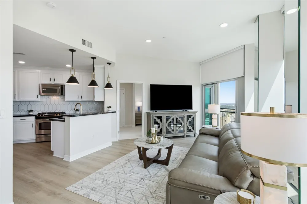 500 Throckmorton Street #2111 Fort Worth, TX 76102