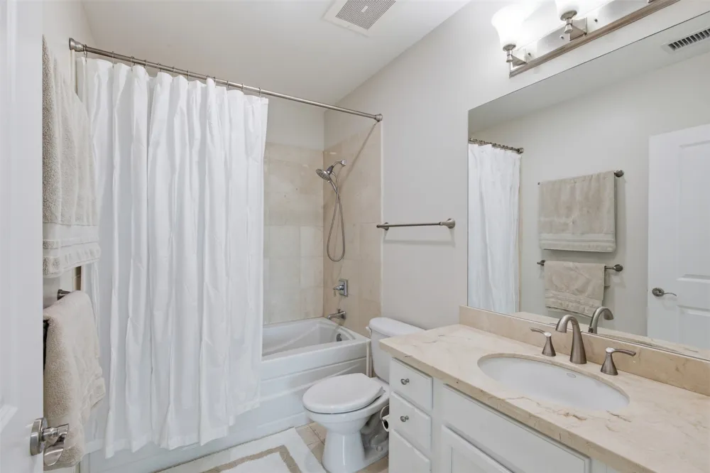 500 Throckmorton Street #2111 Fort Worth, TX 76102