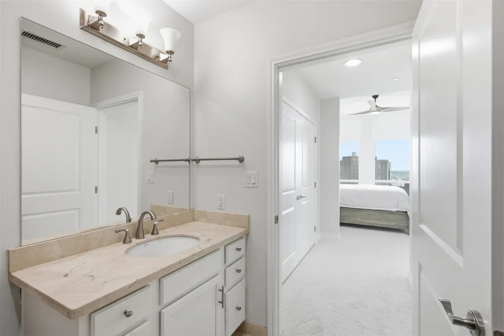 500 Throckmorton Street #2111 Fort Worth, TX 76102