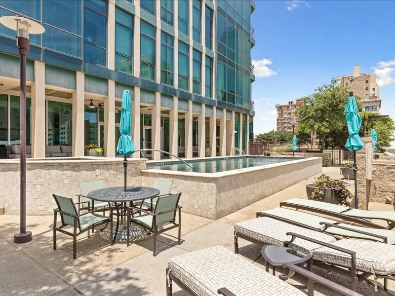500 Throckmorton Street #2111 Fort Worth, TX 76102