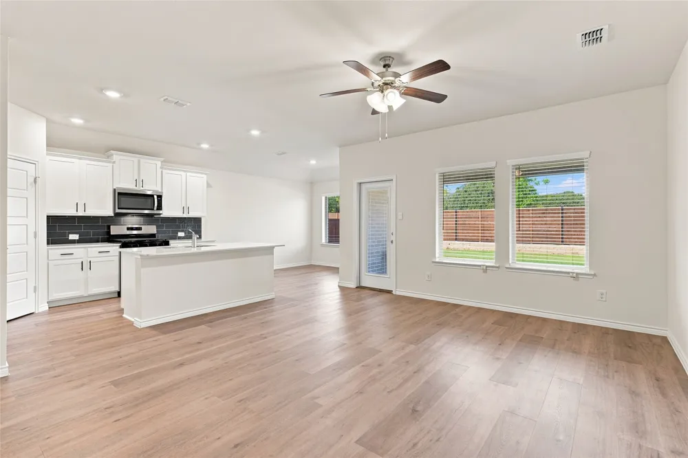 4309 Silver Chute Avenue Aubrey, TX 76227