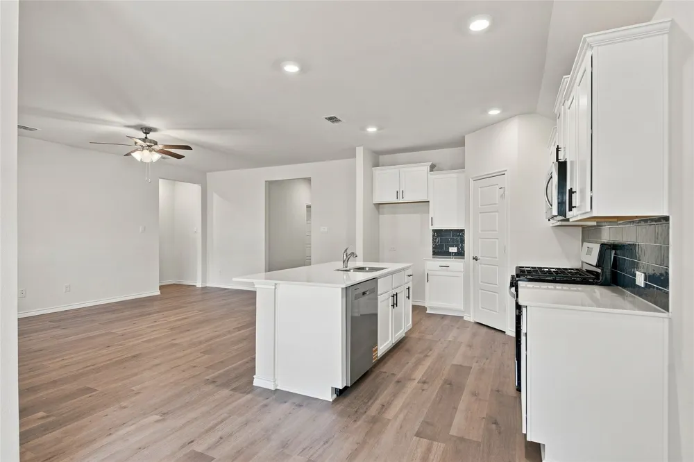 4309 Silver Chute Avenue Aubrey, TX 76227