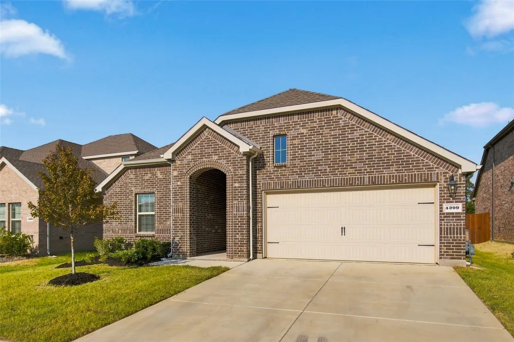 4309 Silver Chute Avenue Aubrey, TX 76227