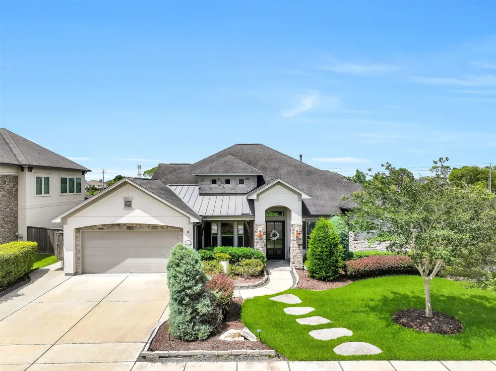 1821 Avery Lane Friendswood, TX 77546