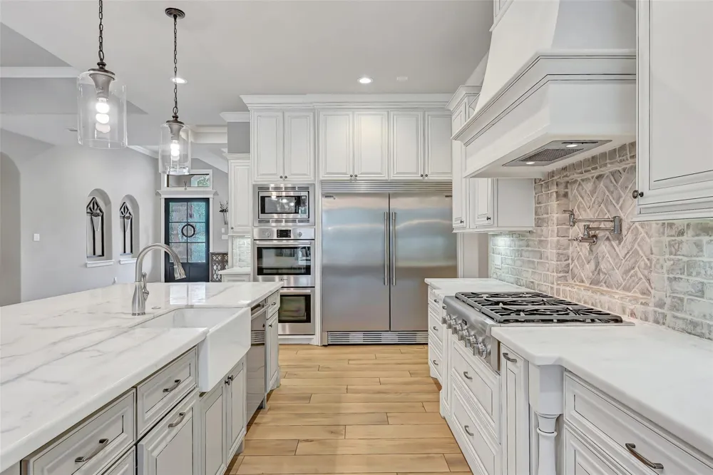 1821 Avery Lane Friendswood, TX 77546