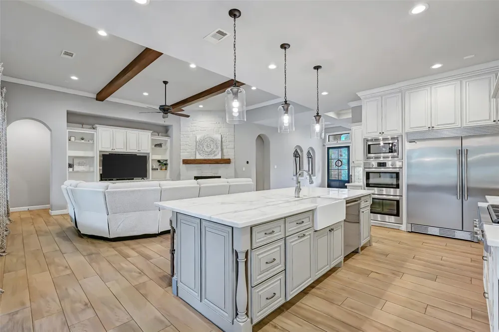 1821 Avery Lane Friendswood, TX 77546
