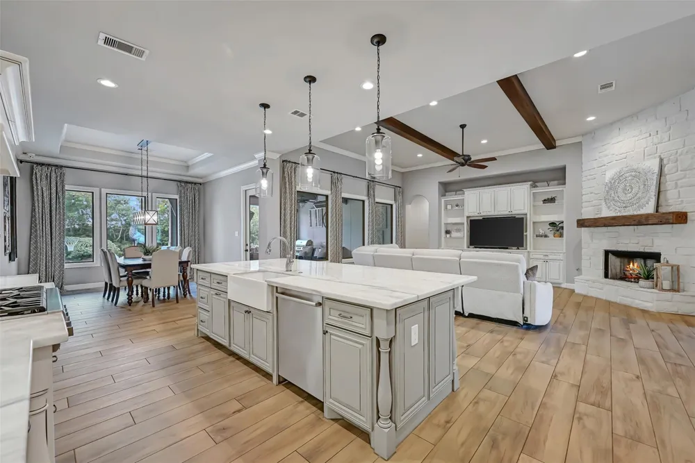 1821 Avery Lane Friendswood, TX 77546