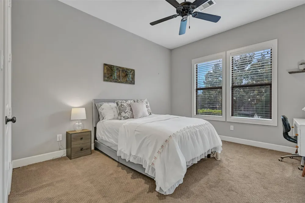 1821 Avery Lane Friendswood, TX 77546