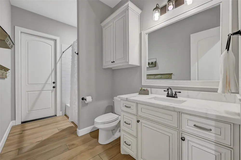 1821 Avery Lane Friendswood, TX 77546