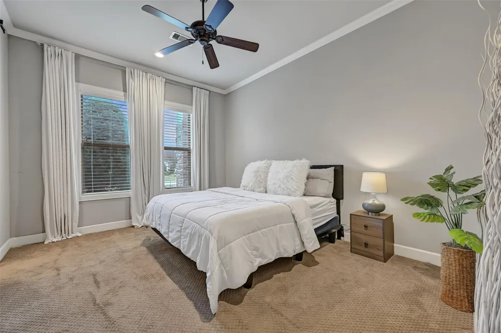 1821 Avery Lane Friendswood, TX 77546