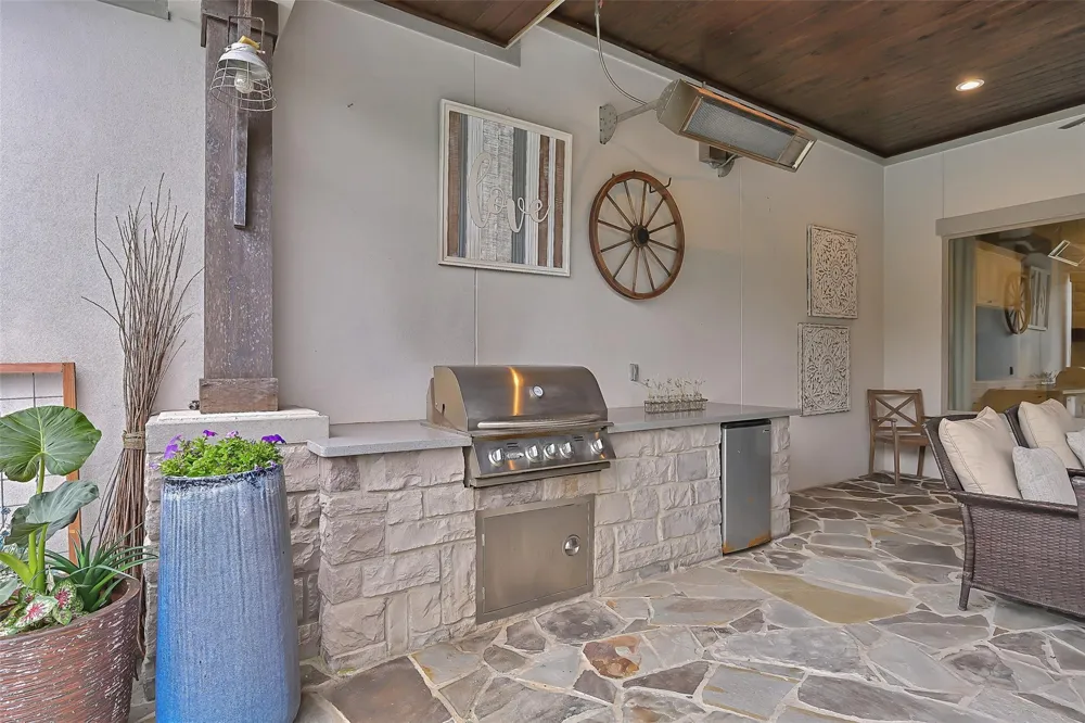 1821 Avery Lane Friendswood, TX 77546