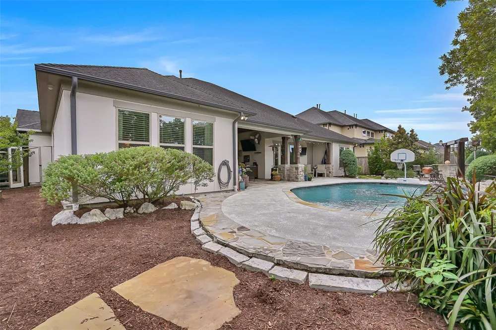 1821 Avery Lane Friendswood, TX 77546