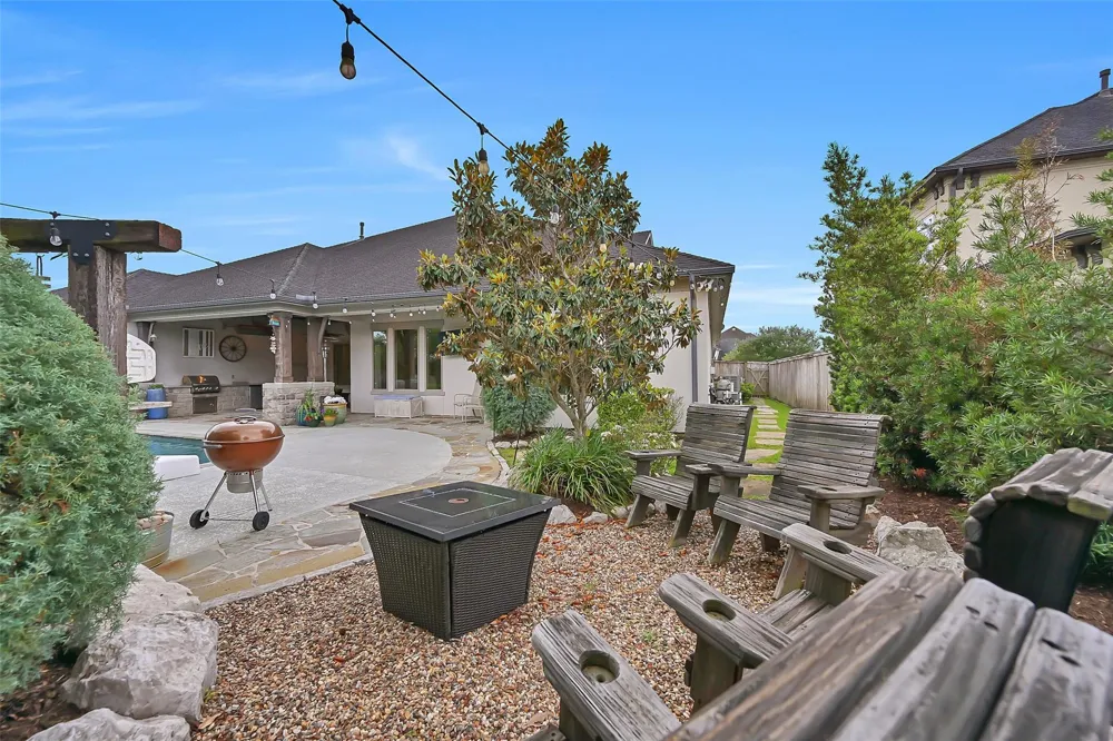 1821 Avery Lane Friendswood, TX 77546