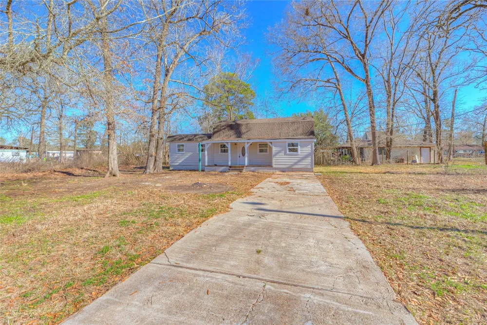 328 W Sherwood Drive Livingston, TX 77351