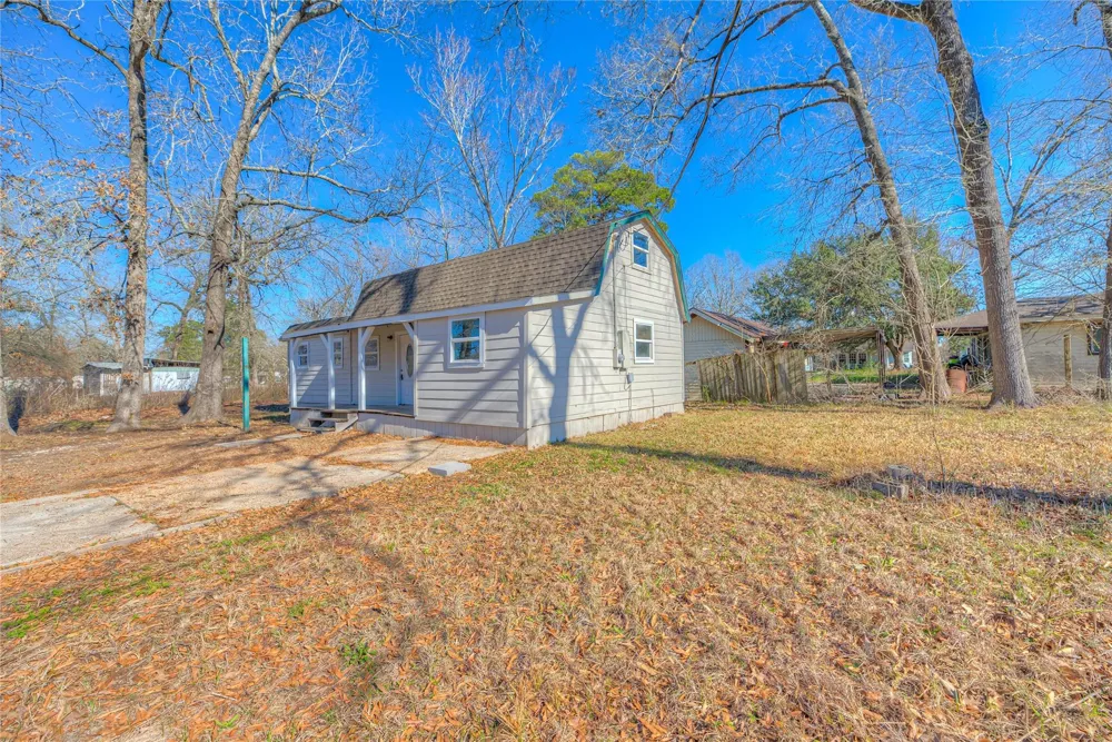328 W Sherwood Drive Livingston, TX 77351