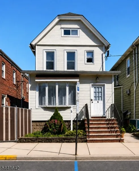 6 LINCOLN PLACE East Rutherford, NJ 07073