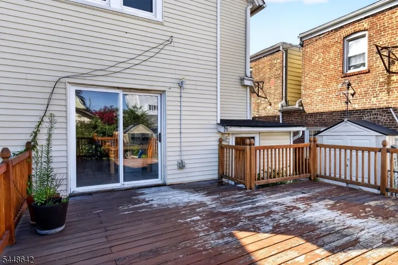 6 LINCOLN PLACE East Rutherford, NJ 07073