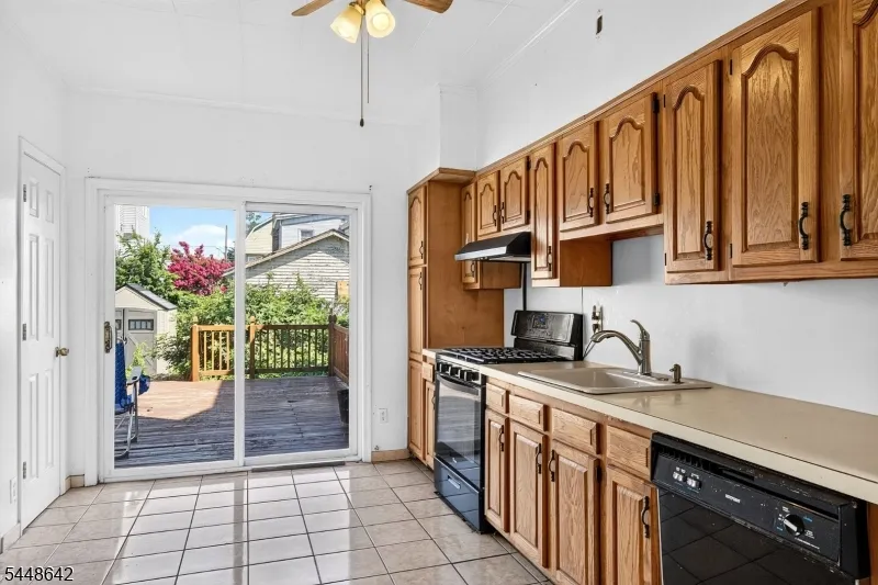 6 LINCOLN PLACE East Rutherford, NJ 07073