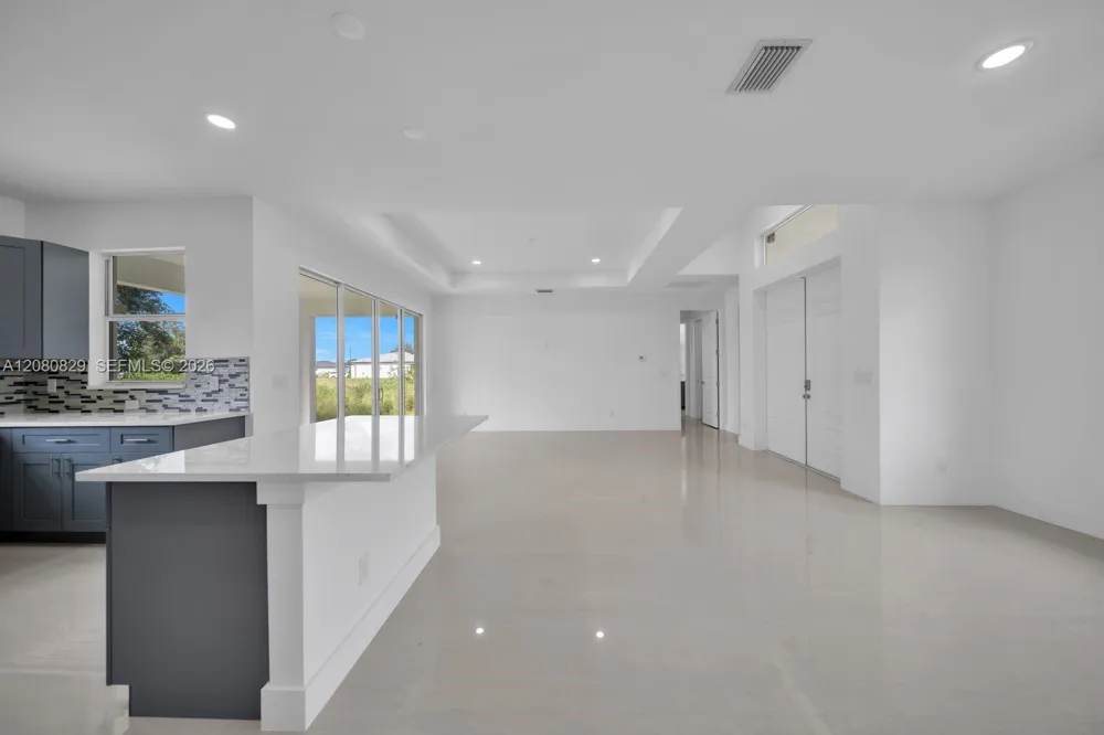 856 William Denver ST Lehigh Acres, FL 33974