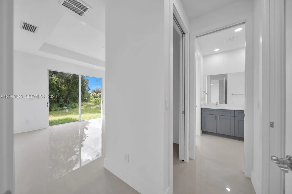 856 William Denver ST Lehigh Acres, FL 33974