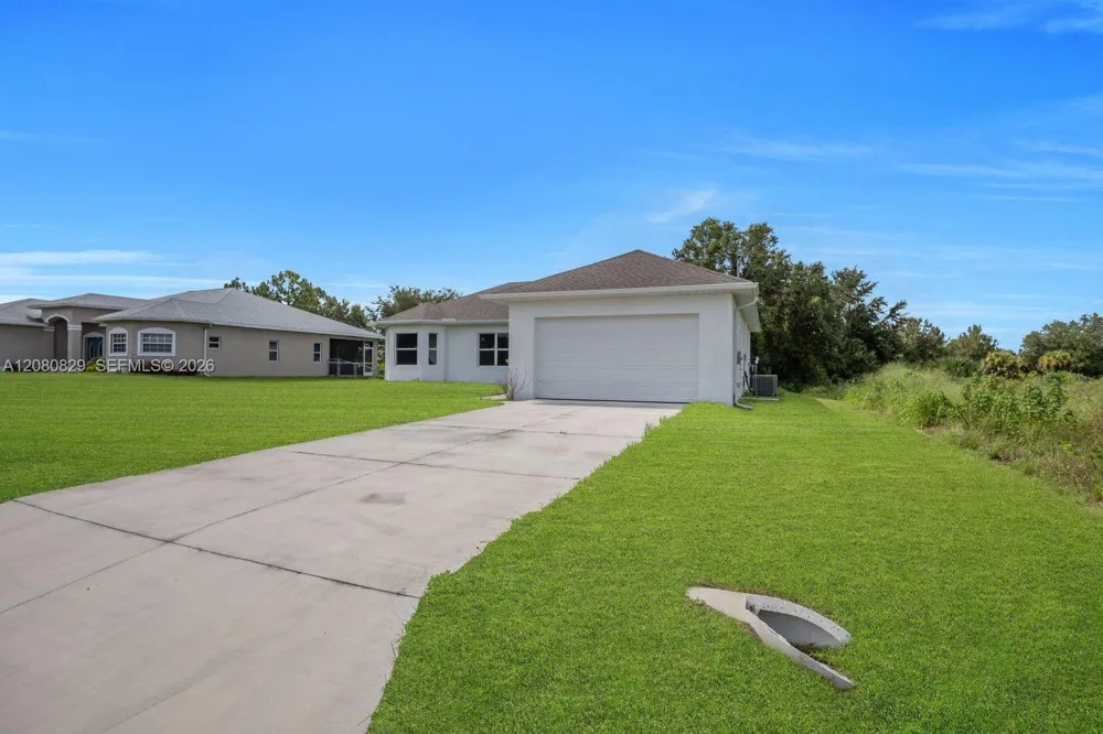 856 William Denver ST Lehigh Acres, FL 33974