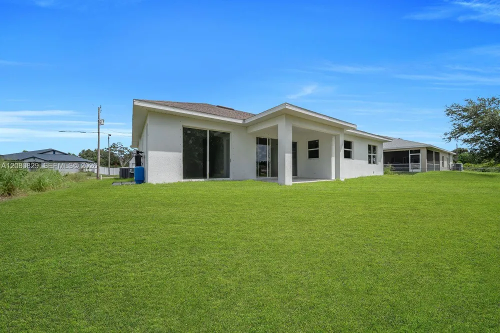 856 William Denver ST Lehigh Acres, FL 33974