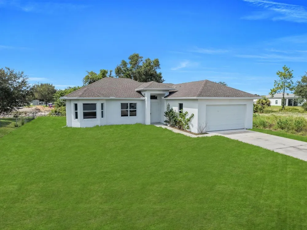 856 William Denver ST Lehigh Acres, FL 33974