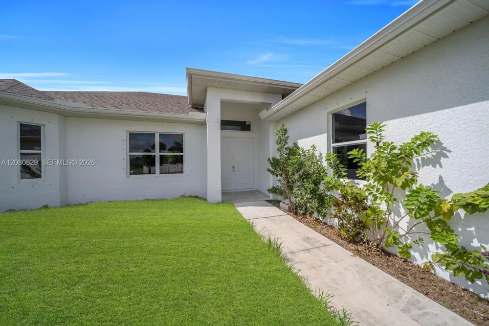 856 William Denver ST Lehigh Acres, FL 33974