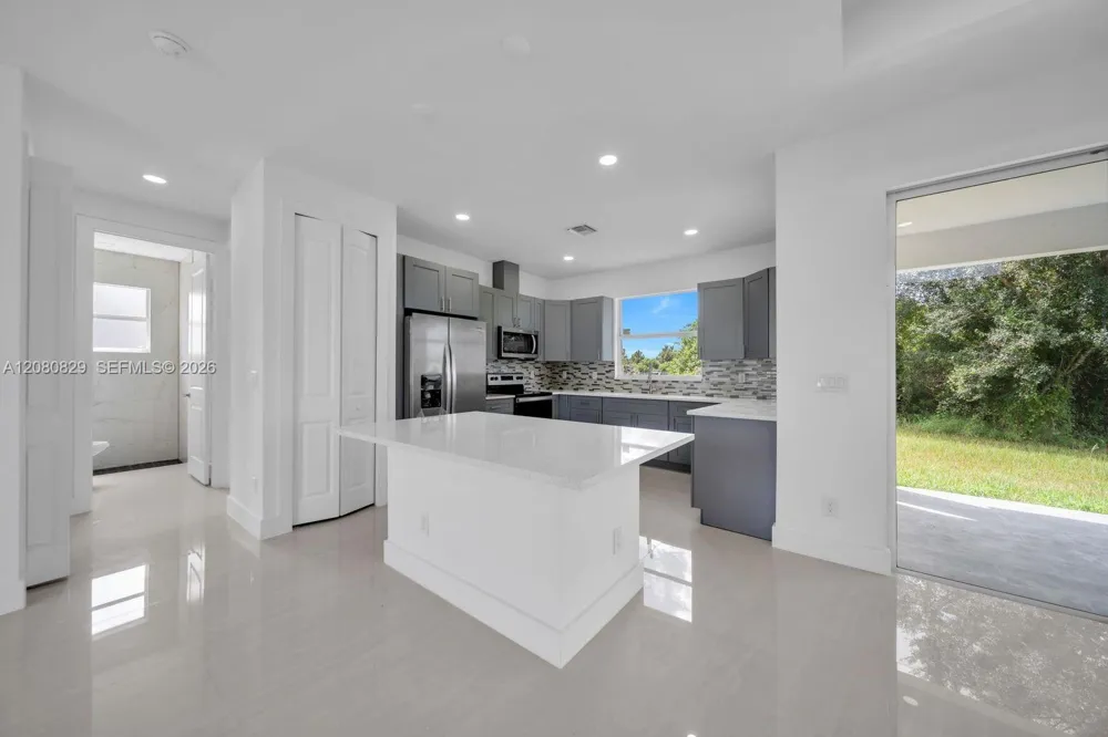 856 William Denver ST Lehigh Acres, FL 33974