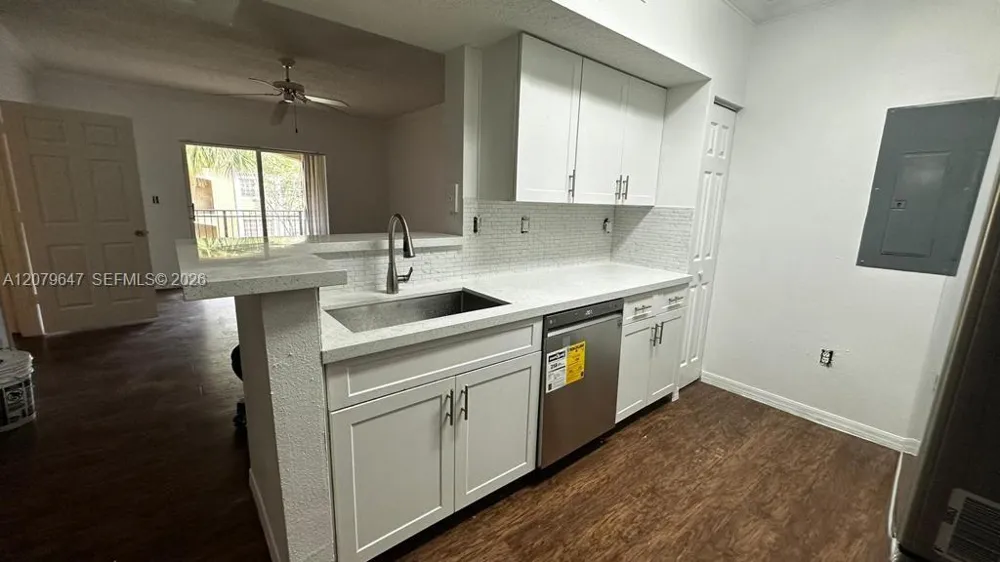 215 SW 117th Ter #14204 Pembroke Pines, FL 33025