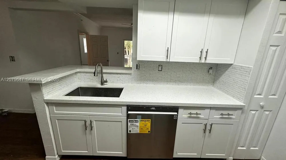 215 SW 117th Ter #14204 Pembroke Pines, FL 33025