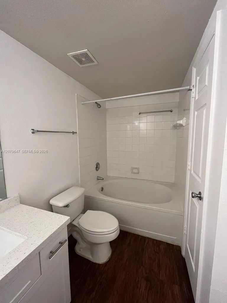 215 SW 117th Ter #14204 Pembroke Pines, FL 33025