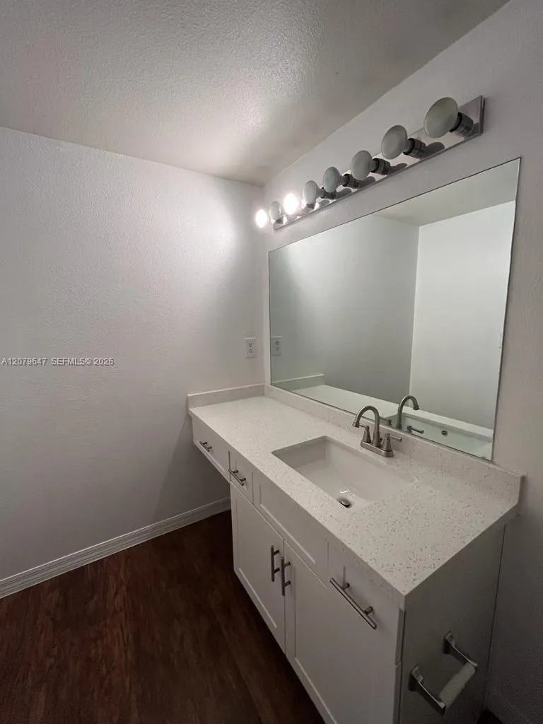 215 SW 117th Ter #14204 Pembroke Pines, FL 33025