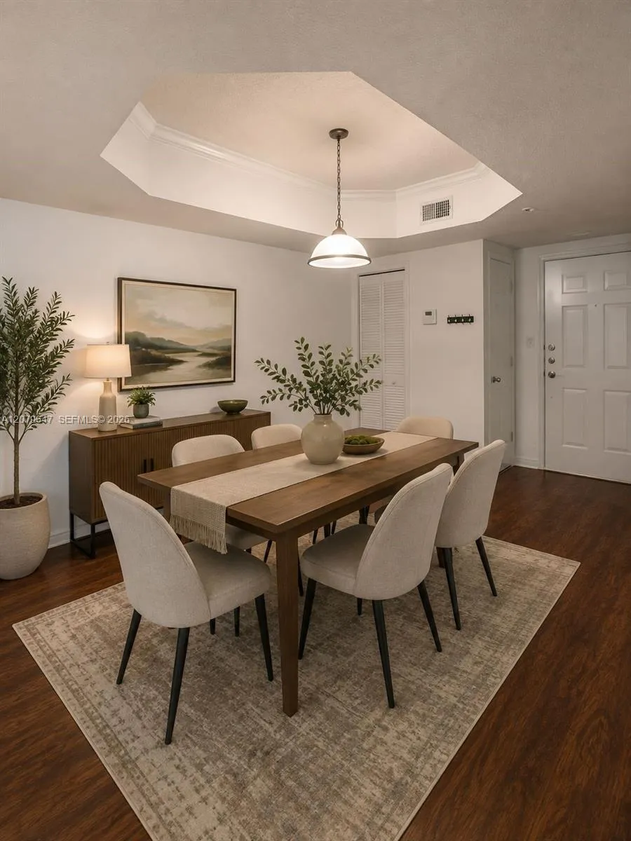 215 SW 117th Ter #14204 Pembroke Pines, FL 33025