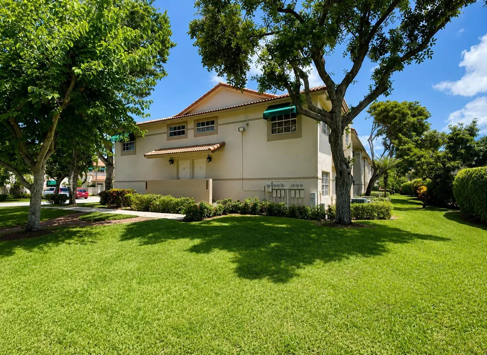 6723 VIA REGINA #11 Boca Raton, FL 33433