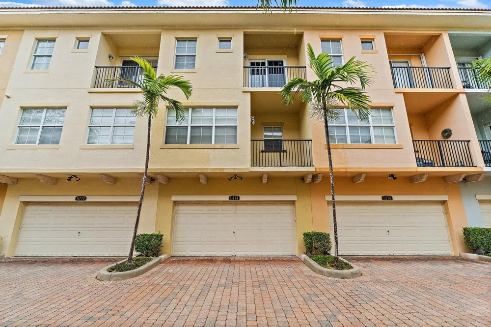 11774 Valencia Gardens Avenue Palm Beach Gardens, FL 33410