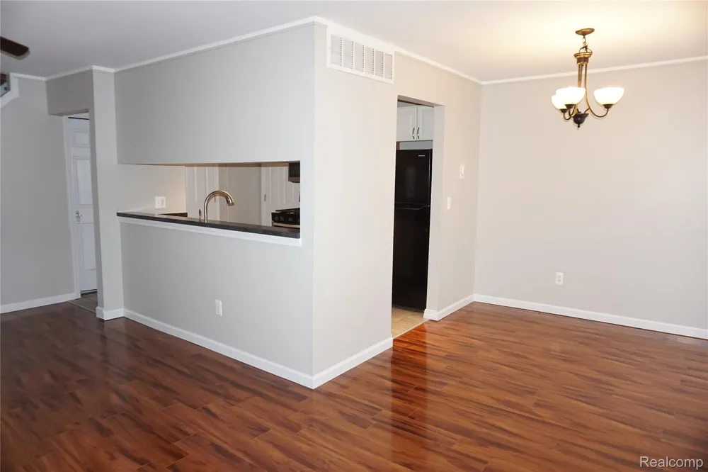 33647 Bayview Drive New Baltimore City, MI 48047