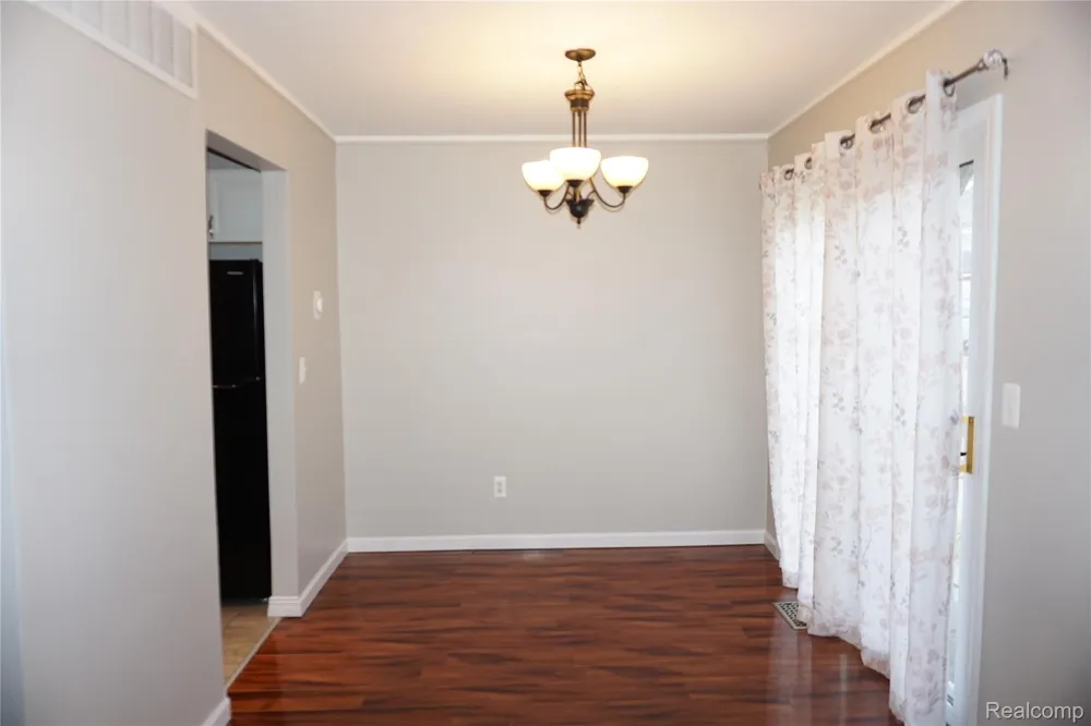 33647 Bayview Drive New Baltimore City, MI 48047