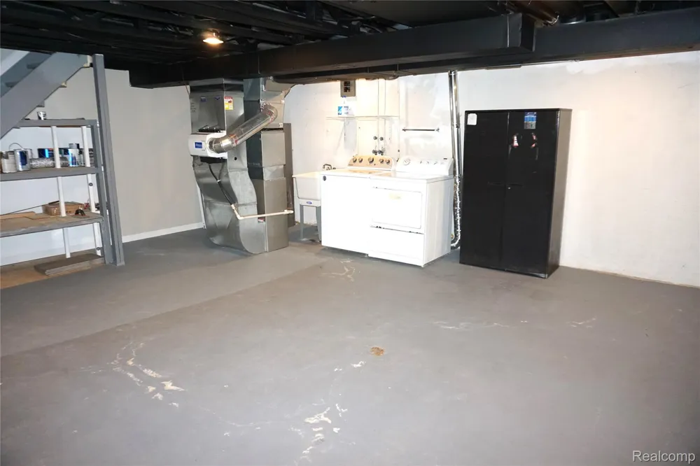 33647 Bayview Drive New Baltimore City, MI 48047