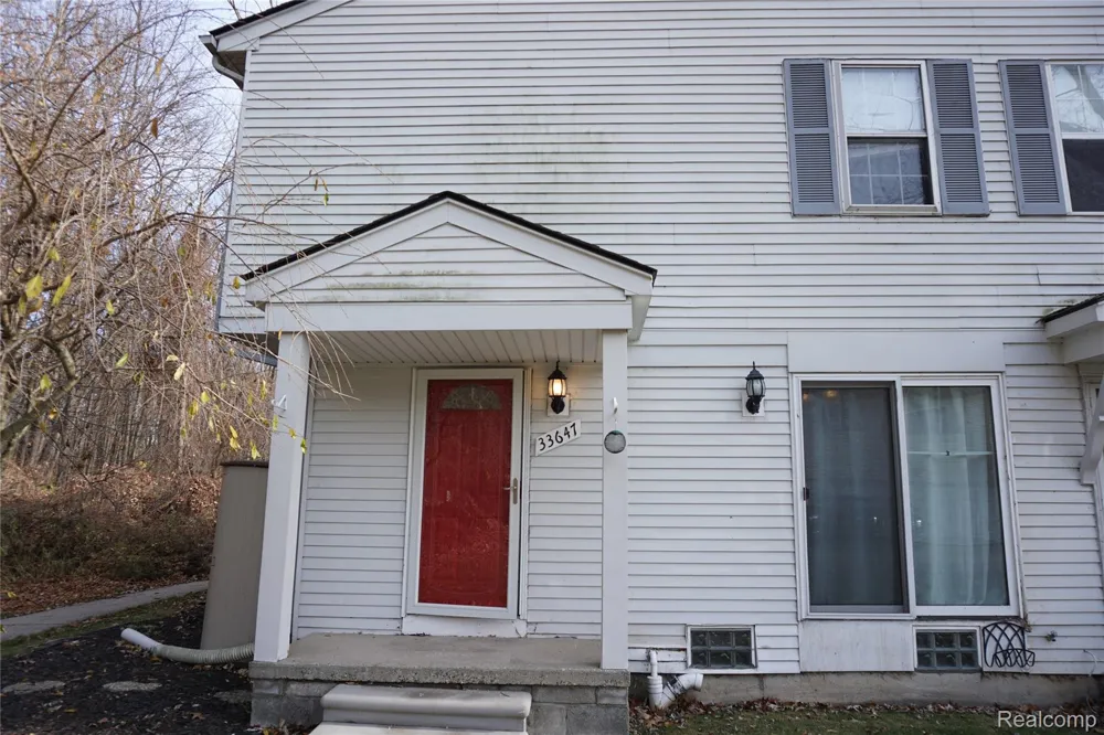33647 Bayview Drive New Baltimore City, MI 48047