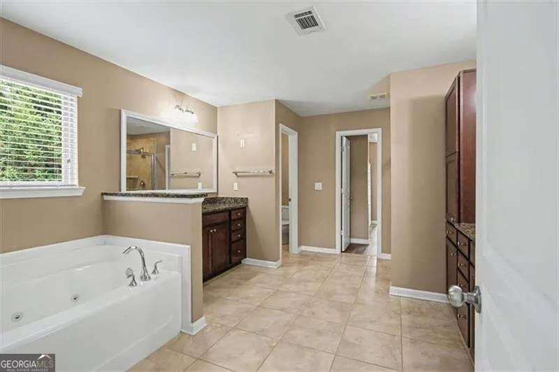 6810 Rocking Horse LN Cumming, GA 30040