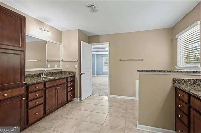 6810 Rocking Horse LN Cumming, GA 30040