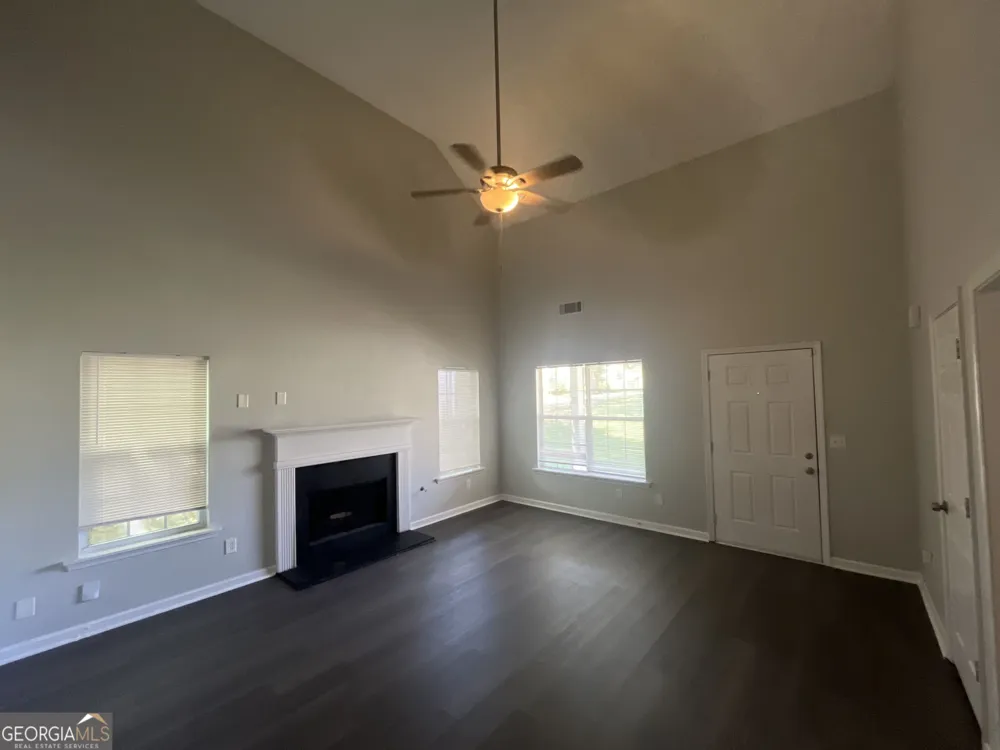 35 Creekview CT Covington, GA 30016