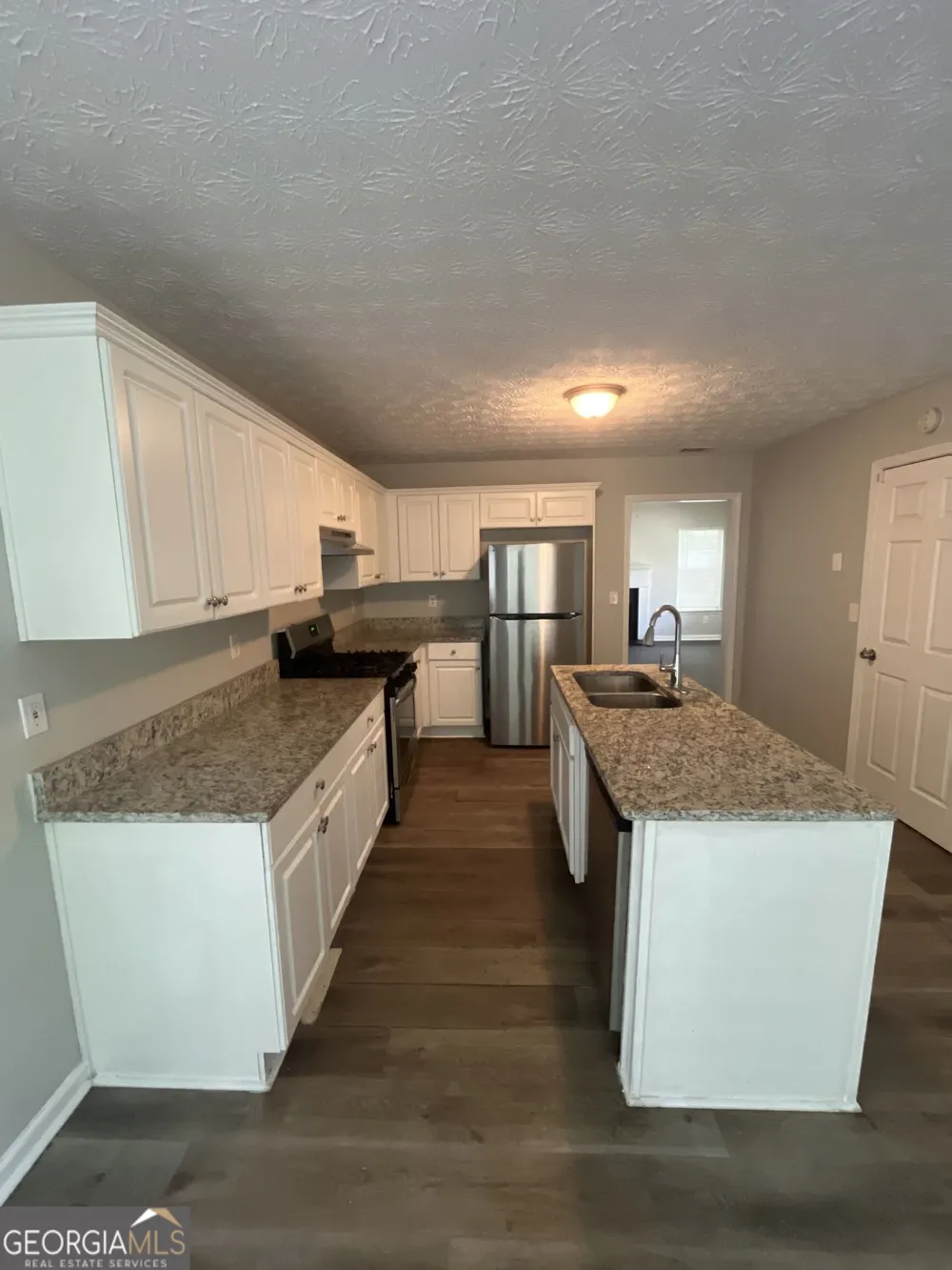 35 Creekview CT Covington, GA 30016