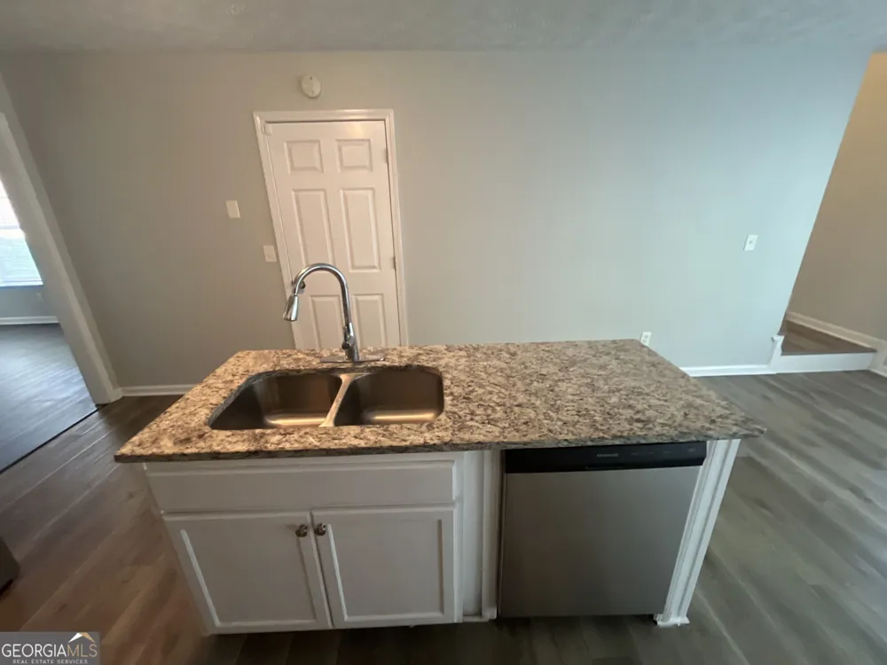 35 Creekview CT Covington, GA 30016