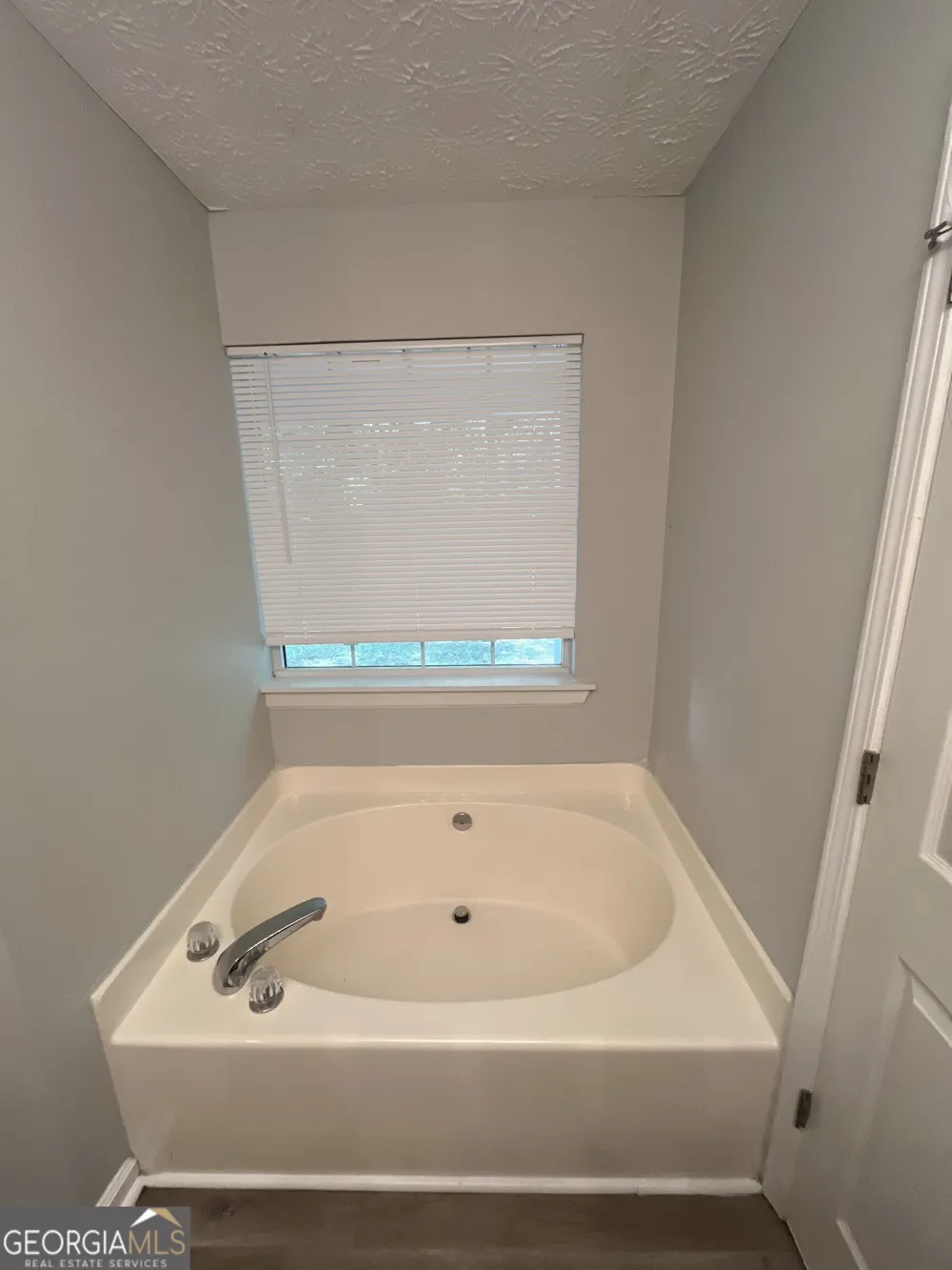 35 Creekview CT Covington, GA 30016